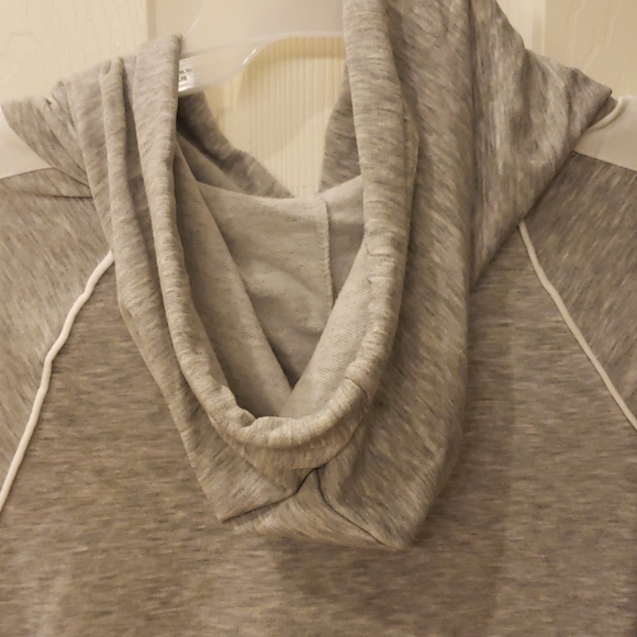 NWOT Gray & White Longsleeve Hoodie Dress - Picture 4 of 4